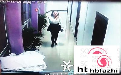 男子经附近的人约美女过夜 对方带几人一起来了
