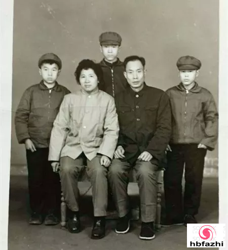 周远母亲:坐3000公里硬座进京申诉 申诉路上丈夫病逝