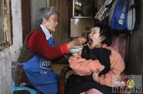 “她不死，我也死不成”这个故事弄哭了整个朋友圈