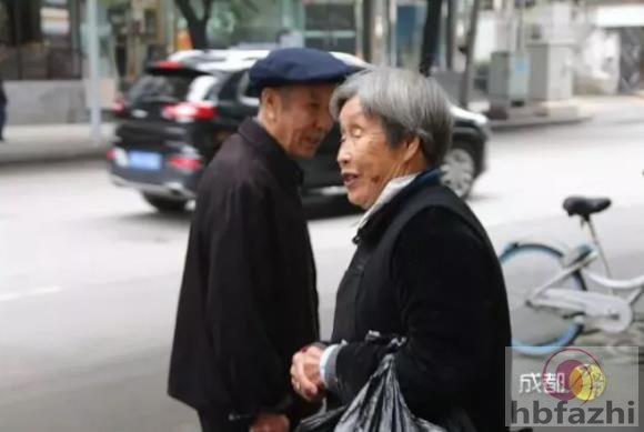 “她不死，我也死不成”这个故事弄哭了整个朋友圈