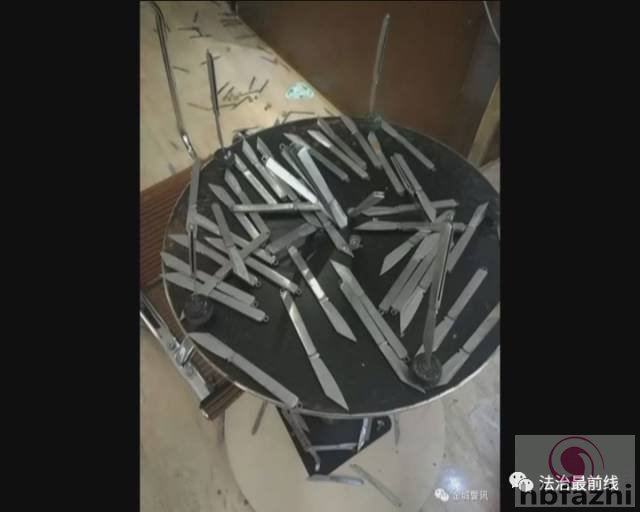 男子入住宾馆带千把飞刀 自称被鬼上身用刀防身