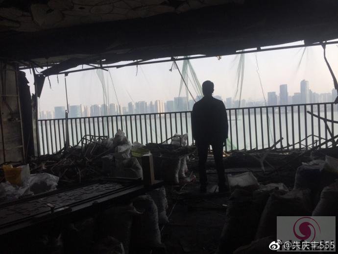 杭州保姆放火案起火房屋内景首次曝光 损毁严重