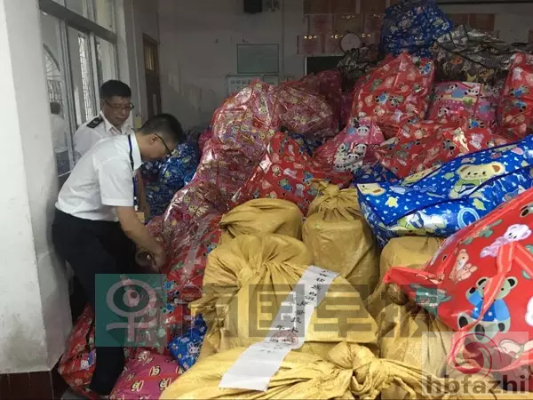 广西一学校查出6000床黑心棉 生产商:不是人盖的