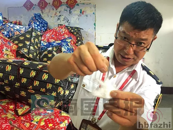 广西一学校查出6000床黑心棉 生产商:不是人盖的