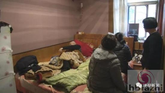 保安为接跳楼女身亡 被授予见义勇为先进个人称号