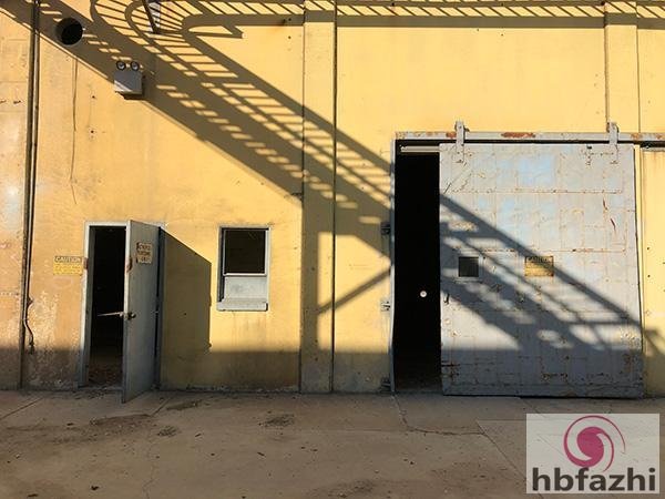 贾跃亭美国造车工厂没任何生产设备 仅一员工打卡