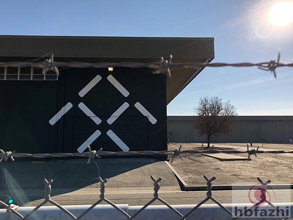 贾跃亭美国造车工厂没任何生产设备 仅一员工打卡