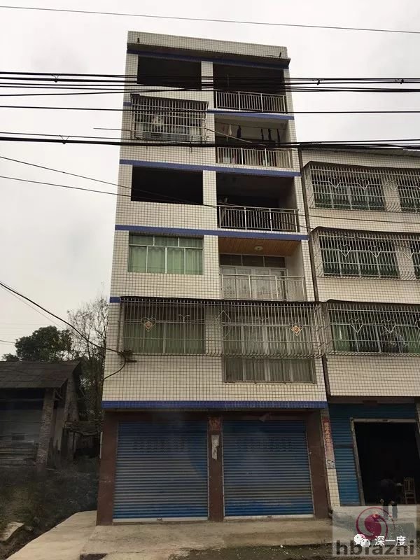13岁少年弑母后表现平静还玩手游 网名让人胆寒