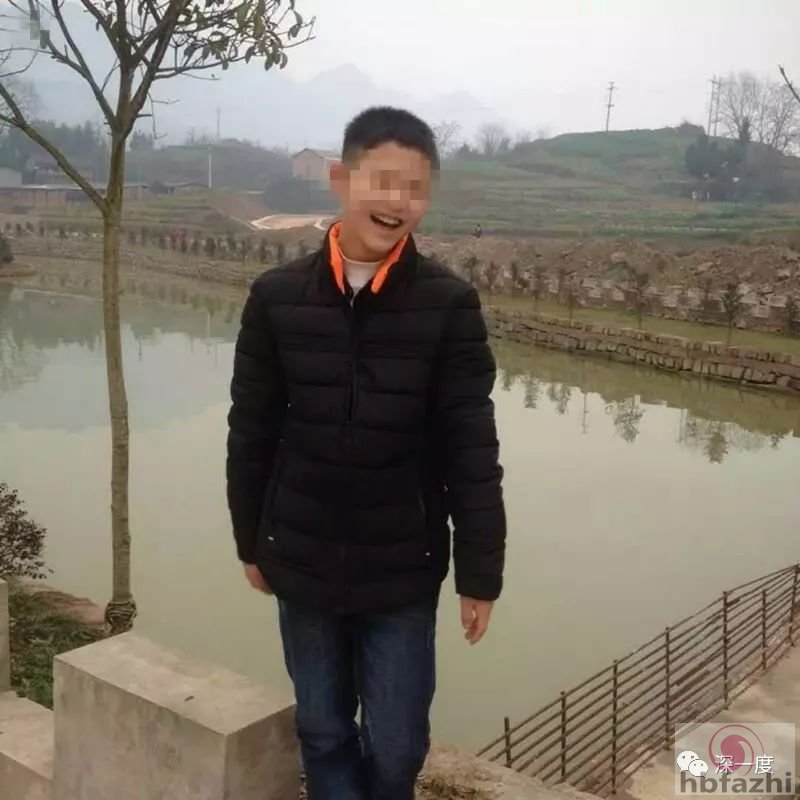 13岁少年弑母后表现平静还玩手游 网名让人胆寒