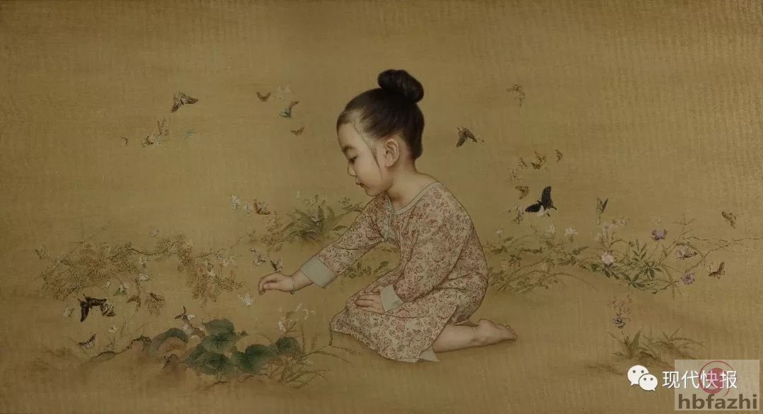 又是别人家的爸爸！他把两个女儿装进一片鸟语花香