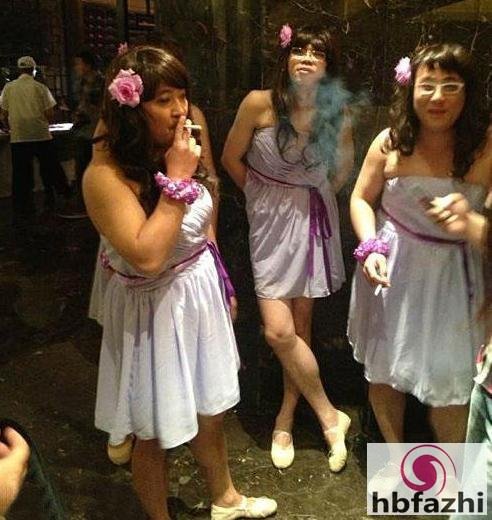 姑娘，看你被压得喘不过气了，我来帮你吧！