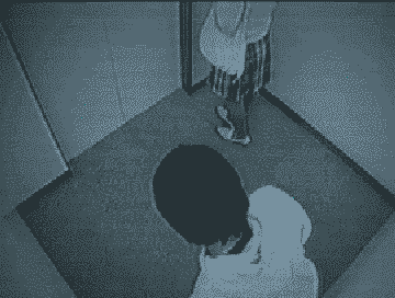 姑娘，看你被压得喘不过气了，我来帮你吧！