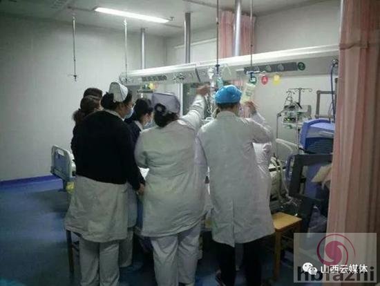 女医生连续工作18小时后离世:查房时倒在病人身上
