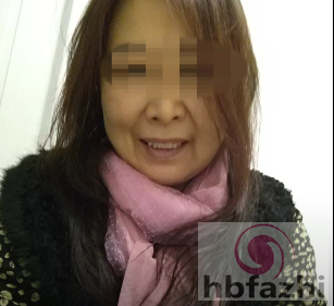 55岁女乘客飞机上两度晕倒后死亡 家属欲索赔80万