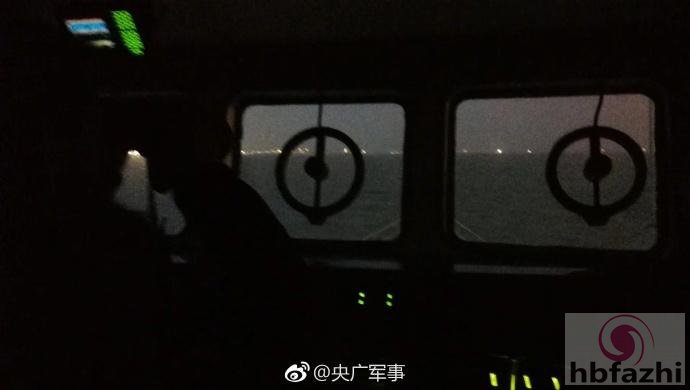 上海吴淞口凌晨发生沉船事故10名船员下落不明